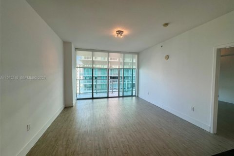 Кондоминиум с 2 спальнями в Майами, Флорида № 2049973