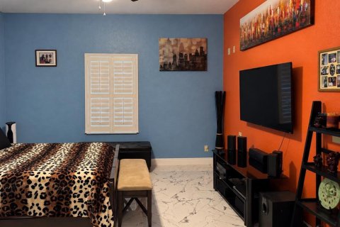 Casa en venta en Tampa, Florida, 3 dormitorios, 170.29 m2 № 2383847 - foto 17