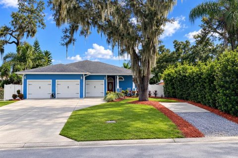 Casa en venta en Tampa, Florida, 3 dormitorios, 170.29 m2 № 2383847 - foto 2