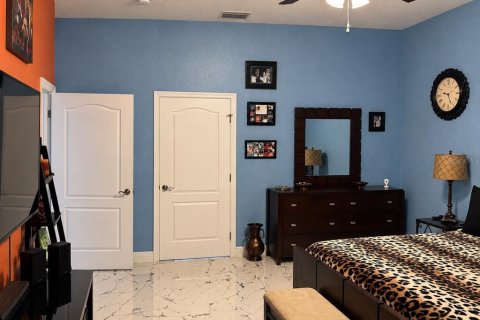 Casa en venta en Tampa, Florida, 3 dormitorios, 170.29 m2 № 2383847 - foto 16