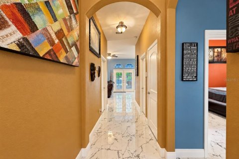 Casa en venta en Tampa, Florida, 3 dormitorios, 170.29 m2 № 2383847 - foto 5