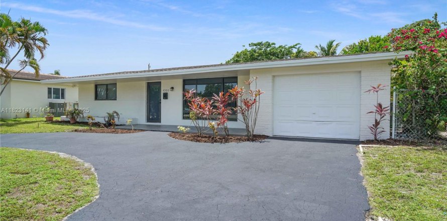 House in Hollywood, Florida 4 bedrooms № 1788418