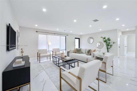 House in Hollywood, Florida 4 bedrooms № 1788418 - photo 5