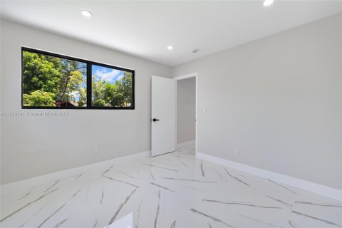 House in Hollywood, Florida 4 bedrooms № 1788418 - photo 16