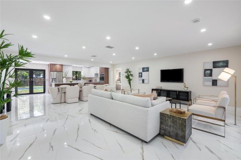 House in Hollywood, Florida 4 bedrooms № 1788418 - photo 3