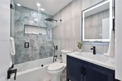 House in Hollywood, Florida 4 bedrooms № 1788418 - photo 20