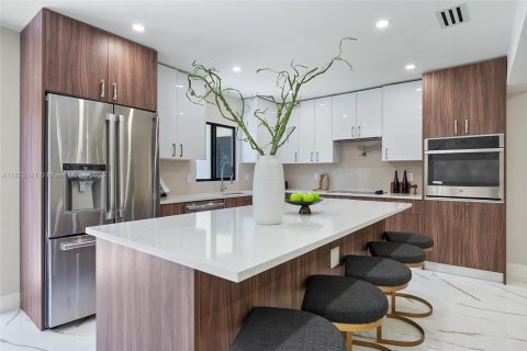 House in Hollywood, Florida 4 bedrooms № 1788418 - photo 6