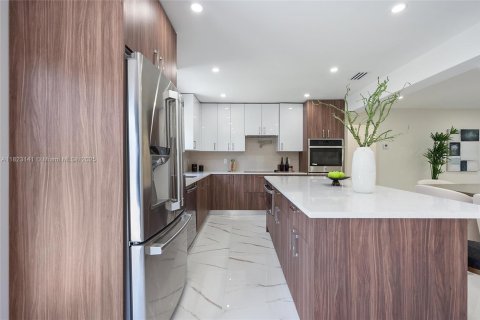 House in Hollywood, Florida 4 bedrooms № 1788418 - photo 7