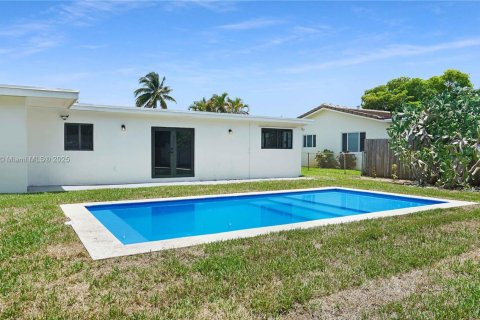 House in Hollywood, Florida 4 bedrooms № 1788418 - photo 23
