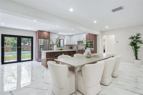 House in Hollywood, Florida 4 bedrooms № 1788418 - photo 9