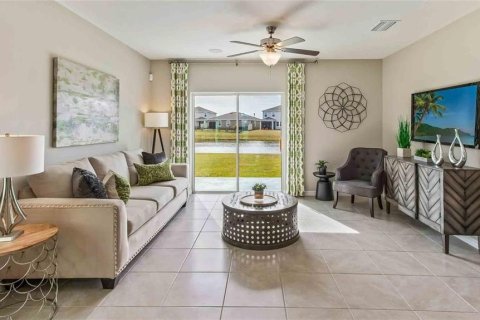 Villa ou maison à louer à Land O' Lakes, Floride: 5 chambres, 227.89 m2 № 2431837 - photo 4