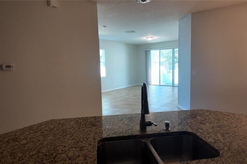House in Wesley Chapel, Florida 3 bedrooms, 144.65 sq.m. № 2130762 - photo 8