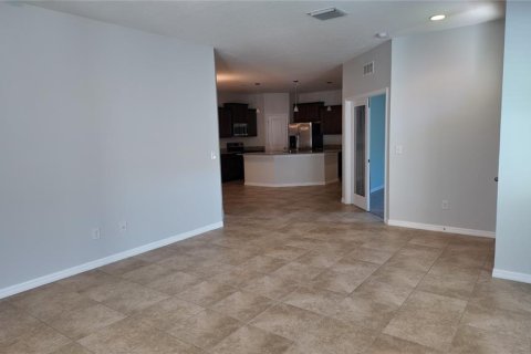 House in Wesley Chapel, Florida 3 bedrooms, 144.65 sq.m. № 2130762 - photo 17