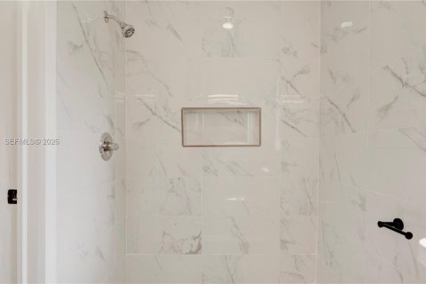 House in North Miami Beach, Florida 3 bedrooms, 100.06 sq.m. № 2243461 - photo 19
