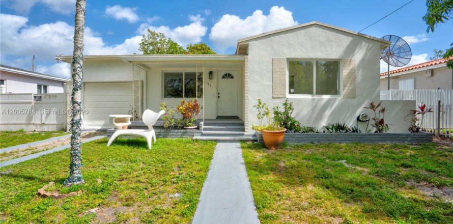 House in North Miami Beach, Florida 3 bedrooms, 100.06 sq.m. № 2243461