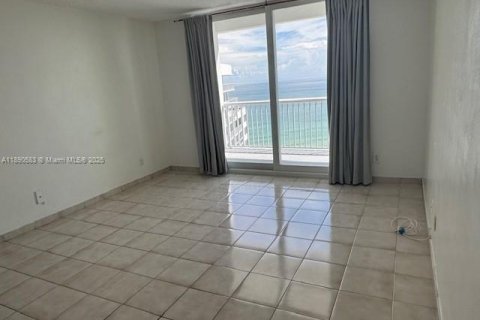 Снять в аренду кондоминиум в Майами-Бич, Флорида 1 спальня, 91.04м2, № 2016553 - фото 19