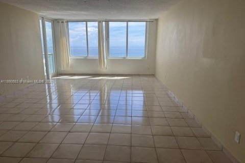 Снять в аренду кондоминиум в Майами-Бич, Флорида 1 спальня, 91.04м2, № 2016553 - фото 18