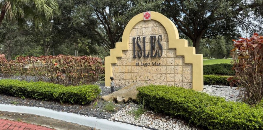 Кондоминиум с 2 спальнями в Санрайз, Флорида № 1968100