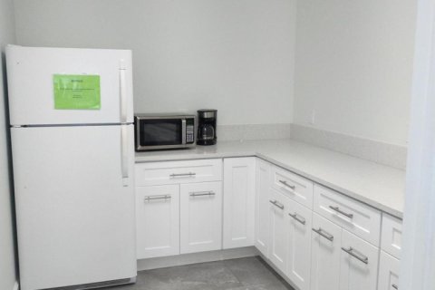 Купить кондоминиум в Лейк-Уорт, Флорида 5 комнат, 110.18м2, № 2082658 - фото 7
