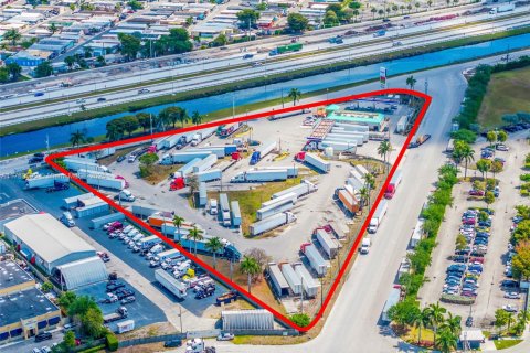 Commercial property in Medley, Florida № 1868570 - photo 16