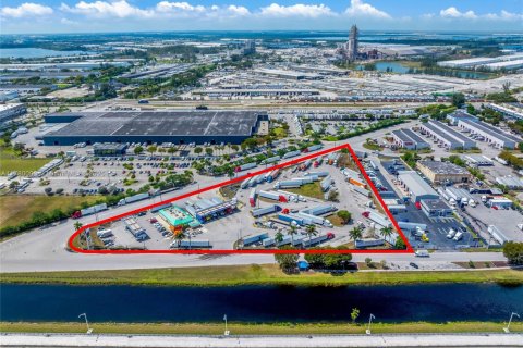 Commercial property in Medley, Florida № 1868570 - photo 13