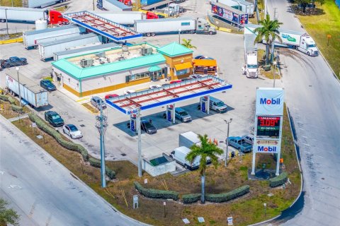 Commercial property in Medley, Florida № 1868570 - photo 7