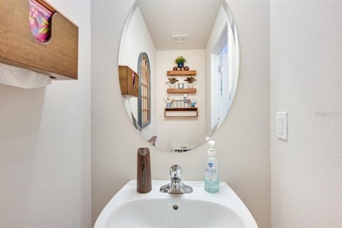 Townhouse in Wesley Chapel, Florida 3 bedrooms, 168.9 sq.m. № 2205373 - photo 14