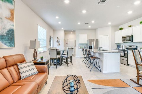 Townhouse in Wesley Chapel, Florida 3 bedrooms, 168.9 sq.m. № 2205373 - photo 9