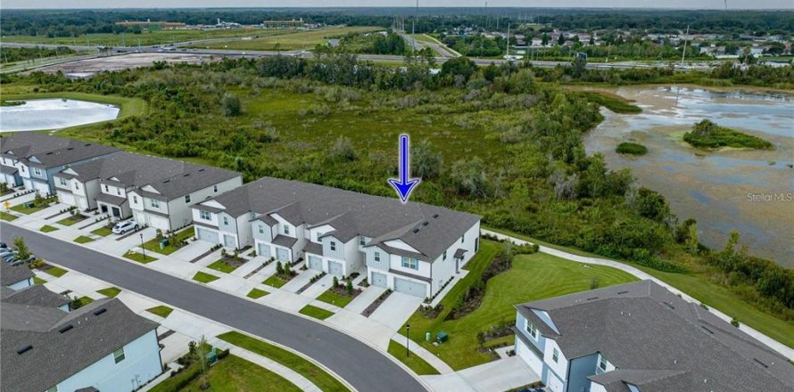 Townhouse in Wesley Chapel, Florida 3 bedrooms, 168.9 sq.m. № 2205373