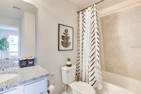 Townhouse in Wesley Chapel, Florida 3 bedrooms, 168.9 sq.m. № 2205373 - photo 23
