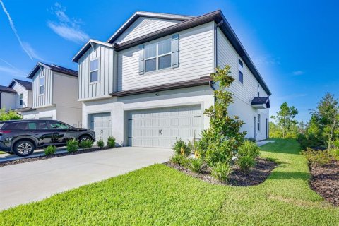 Townhouse in Wesley Chapel, Florida 3 bedrooms, 168.9 sq.m. № 2205373 - photo 2