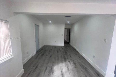 Villa ou maison à vendre à Miami, Floride: 2 chambres, 74.51 m2 № 2002168 - photo 12