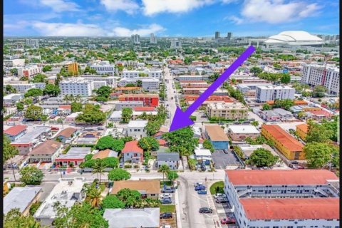 Villa ou maison à vendre à Miami, Floride: 2 chambres, 74.51 m2 № 2002168 - photo 27