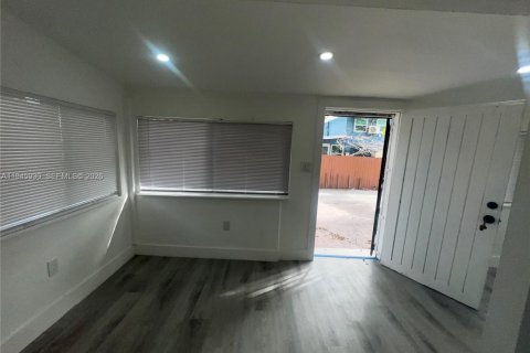 Villa ou maison à vendre à Miami, Floride: 2 chambres, 74.51 m2 № 2002168 - photo 9