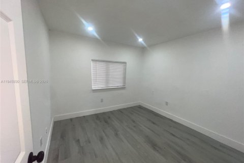 Villa ou maison à vendre à Miami, Floride: 2 chambres, 74.51 m2 № 2002168 - photo 20