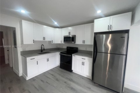 Villa ou maison à vendre à Miami, Floride: 2 chambres, 74.51 m2 № 2002168 - photo 6