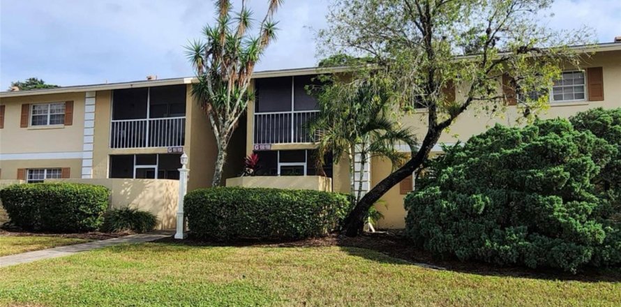 Condo in Palm Bay, Florida, 2 bedrooms № 2187188