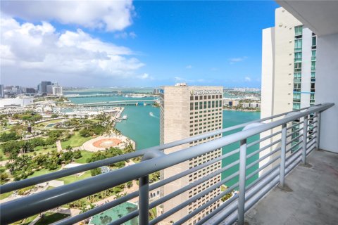 Condo in Miami, Florida, 1 bedroom  № 2145851 - photo 2