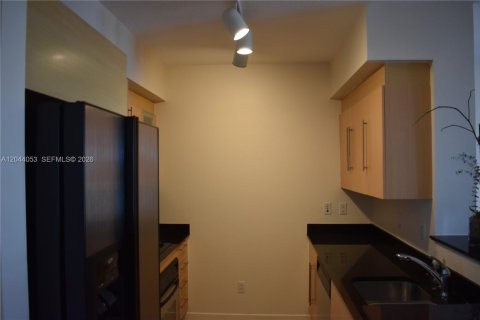 Condo in Miami, Florida, 1 bedroom  № 2145851 - photo 7