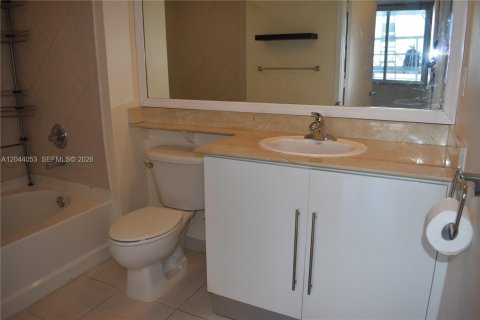Condo in Miami, Florida, 1 bedroom  № 2145851 - photo 5