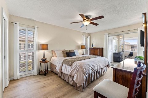 Condo in New Port Richey, Florida, 2 bedrooms  № 2111534 - photo 4