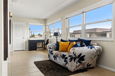 Condo in New Port Richey, Florida, 2 bedrooms  № 2111534 - photo 18