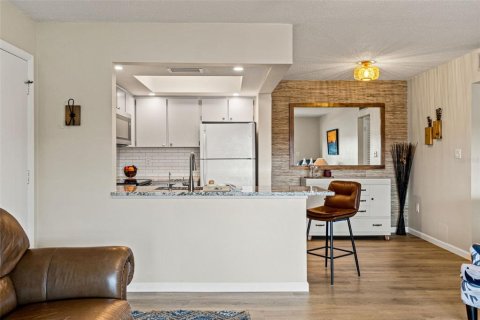 Condo in New Port Richey, Florida, 2 bedrooms  № 2111534 - photo 28