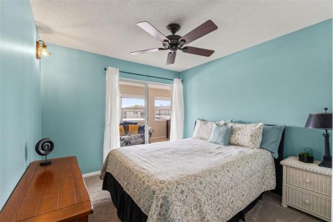 Condo in New Port Richey, Florida, 2 bedrooms  № 2111534 - photo 7