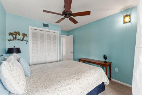 Condo in New Port Richey, Florida, 2 bedrooms  № 2111534 - photo 8