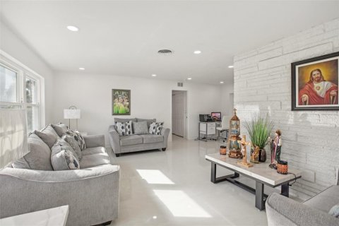 Casa en venta en Saint Petersburg, Florida, 3 dormitorios, 166.39 m2 № 1546944 - foto 6