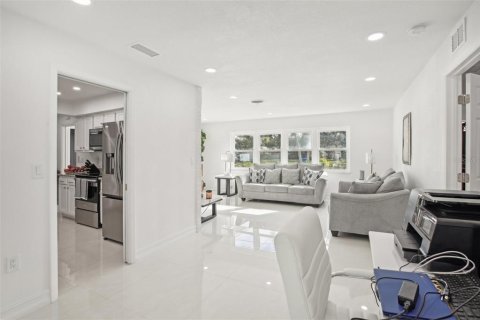 Casa en venta en Saint Petersburg, Florida, 3 dormitorios, 166.39 m2 № 1546944 - foto 26