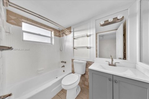 Apartment in Fort Lauderdale, Florida 1 bedroom, 1909.33 sq.m. № 1994468 - photo 23