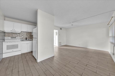 Apartment in Fort Lauderdale, Florida 1 bedroom, 1909.33 sq.m. № 1994468 - photo 12