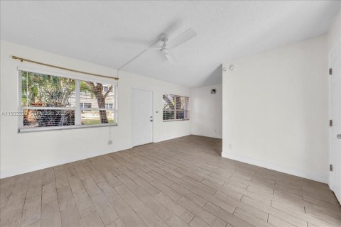 Apartment in Fort Lauderdale, Florida 1 bedroom, 1909.33 sq.m. № 1994468 - photo 7